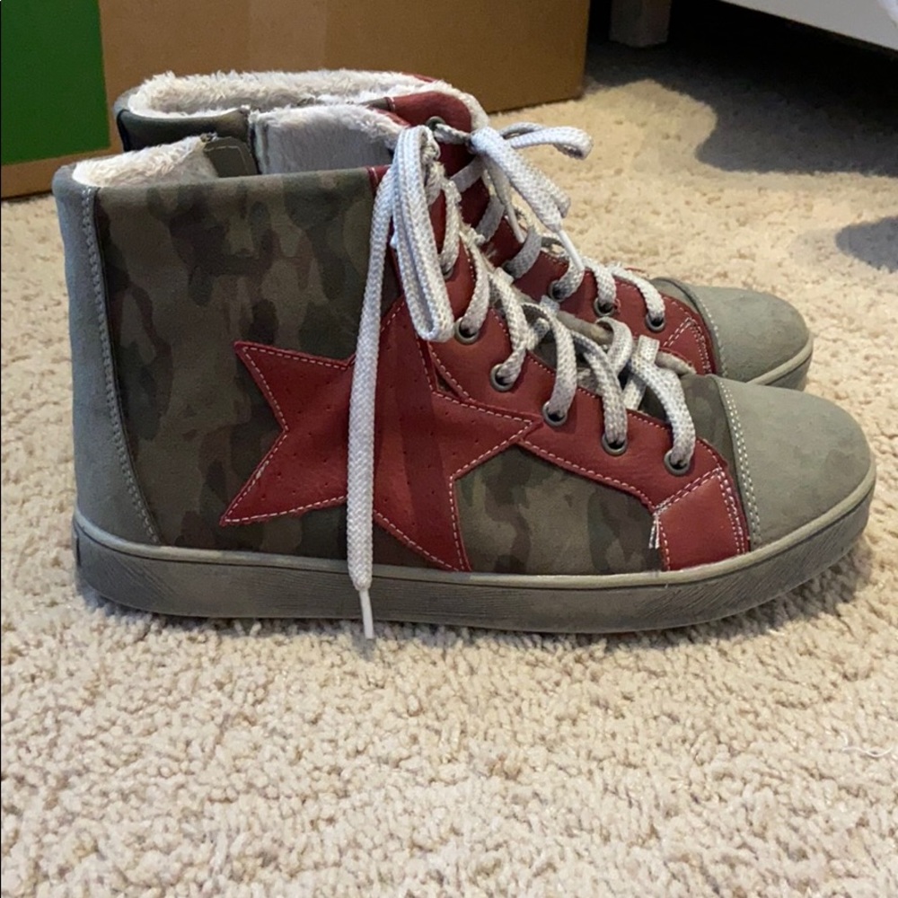 Cute New Camo high top shoes